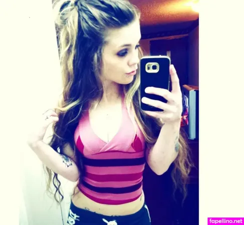 Smoking Babee OnlyFans Thumbnail #z9oz6udUhD