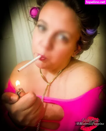 Smokinghotwife OnlyFans Thumbnail #3vItbGUs2m