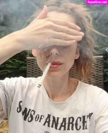Smokingmom OnlyFans Thumbnail #Z5MaKXO38z