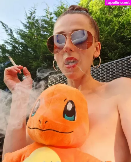 Smokingmom OnlyFans Thumbnail #dU206u1mV9