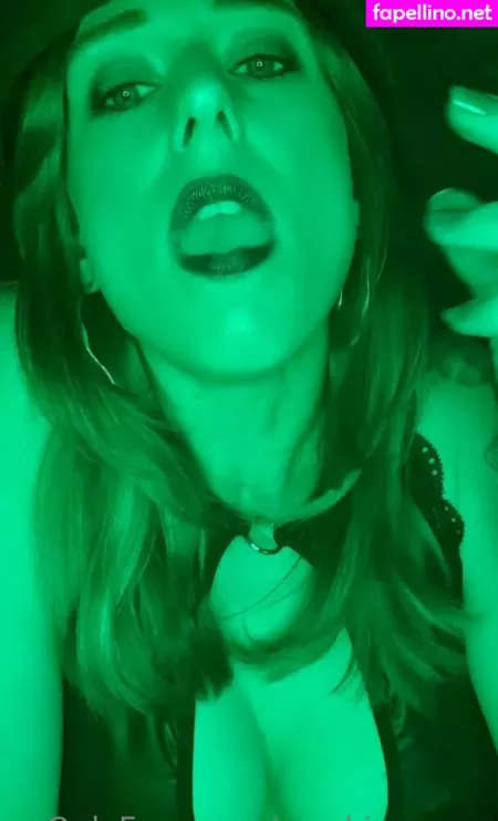 Smokingmom OnlyFans Thumbnail #pcG8tJq59L