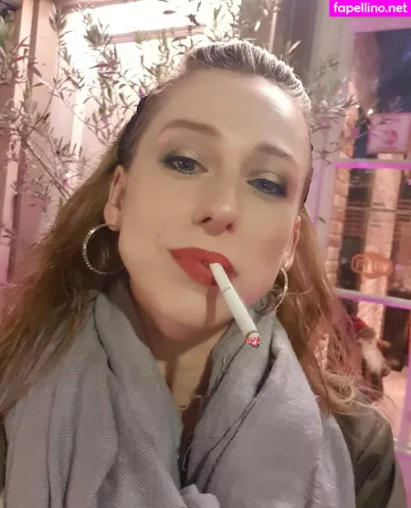 Smokingmom OnlyFans Thumbnail #sWttnOcGvT