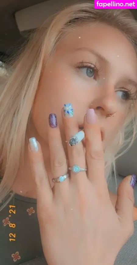 Smokingprincessof OnlyFans Thumbnail #9UbyyGEVUs