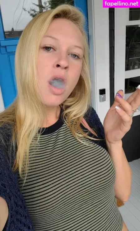 Smokingprincessof OnlyFans Thumbnail #lwy1LdFFhD