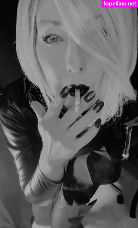Smokingqueenalina OnlyFans Thumbnail #eyuKLWgU9n