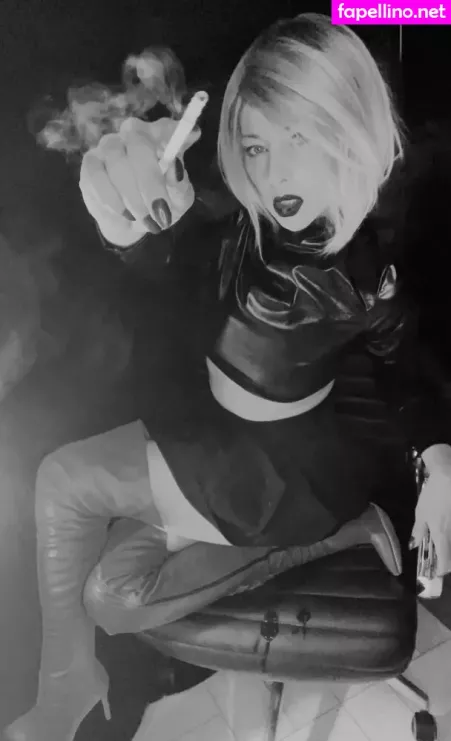 Smokingqueenalina OnlyFans Thumbnail #q7FcUvwCXH