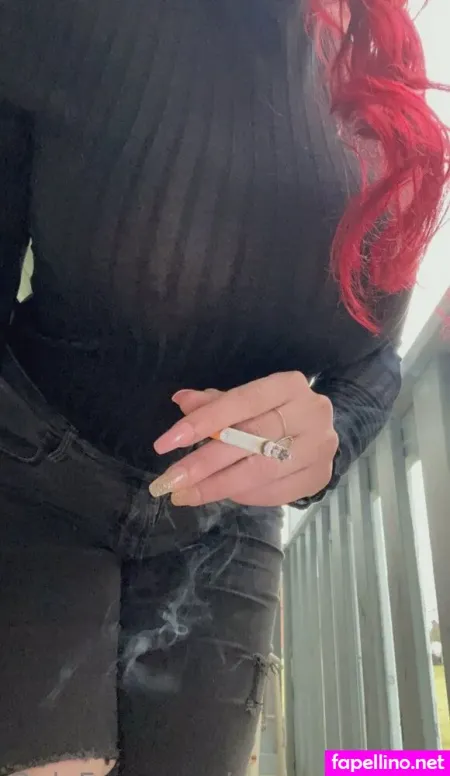 Smokingredxx OnlyFans Thumbnail #rRbjtUtLDy