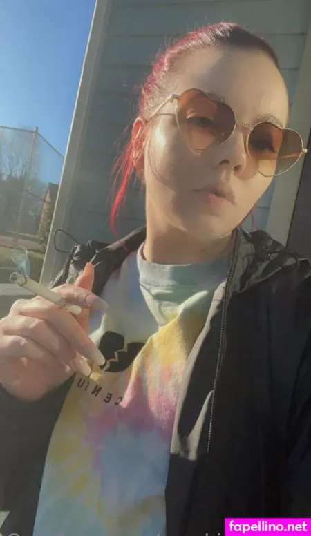 Smokingredxx OnlyFans Thumbnail #xpIqQgPqEJ