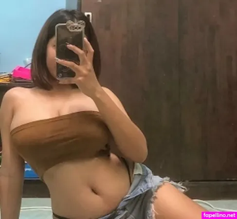 Sn Xny Busty Thai Main Profile Photo