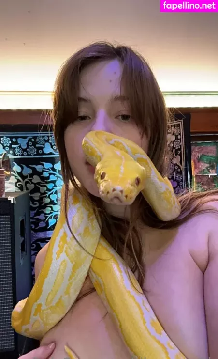 Snaakecharmerr OnlyFans Thumbnail #Vz9CfDtiTy