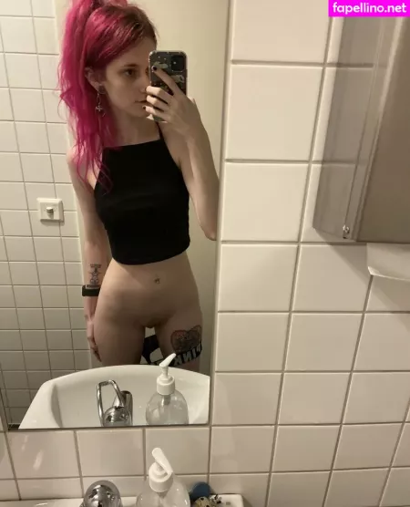 Snakefoxbox OnlyFans Thumbnail #7ZQYPq8Xlr