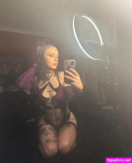 Snapoutof1t OnlyFans Thumbnail #l1NnC0n8mb