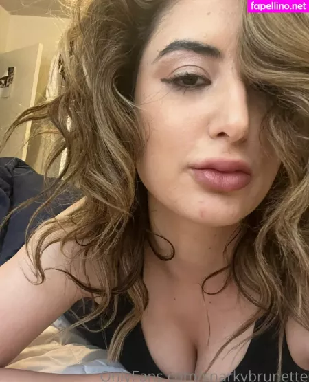Snarkybrunette OnlyFans Thumbnail #O4QnBbuZO0