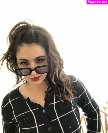 Snarkybrunette OnlyFans Thumbnail #g7kv1PwojR