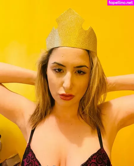 Snarkybrunette OnlyFans Thumbnail #wByM0U2Av4