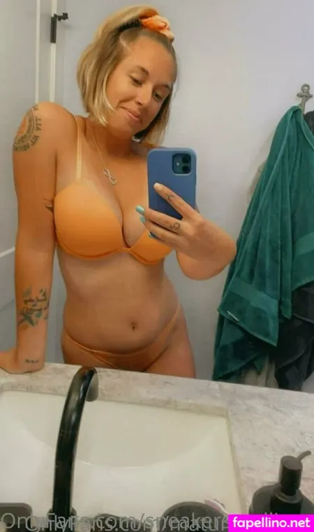Sneakersandlingerie OnlyFans Thumbnail #2iNHrb0Lq5
