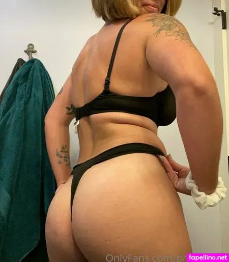 Sneakersandlingerie OnlyFans Thumbnail #GZDZwdskfW