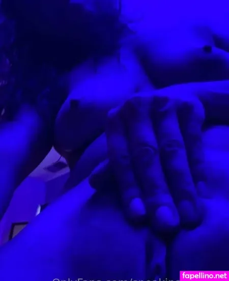 Sneakinsalliefree OnlyFans Thumbnail #GIvNVE2kBD
