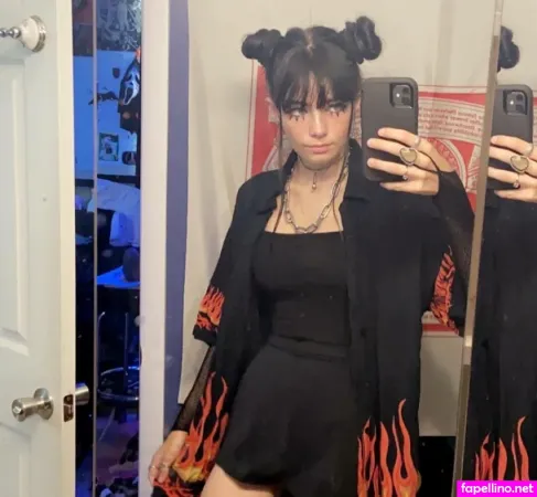 Snickerbitch 2 OnlyFans Thumbnail #i5oHfmomQz