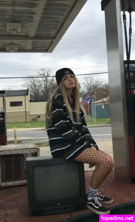 Snickerbitch 2 OnlyFans Thumbnail #imN8Kr5Ikf