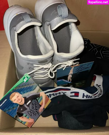 Snkrs Uncensored OnlyFans Thumbnail #W9oM3wylvY