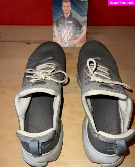 Snkrs Uncensored OnlyFans Thumbnail #eZpQR8KiQB
