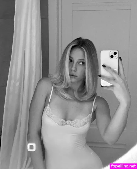 Snow Is Falling OnlyFans Thumbnail #YEZXtc2zQy