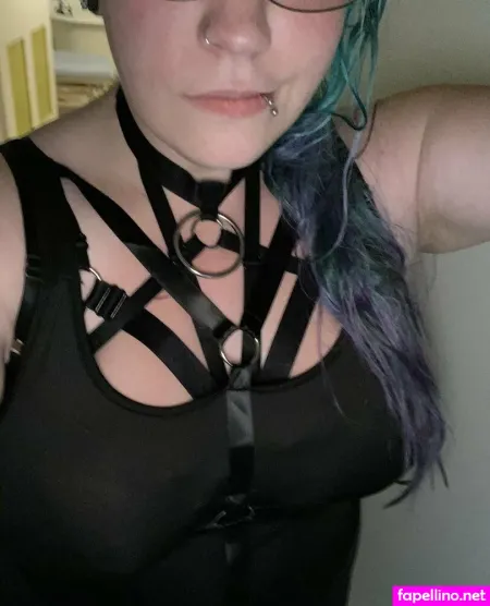 Snow White1121 OnlyFans Thumbnail #YvbuzfINjy