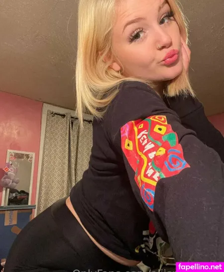 Snowbunnyalii OnlyFans Thumbnail #1Zks8AIhwt