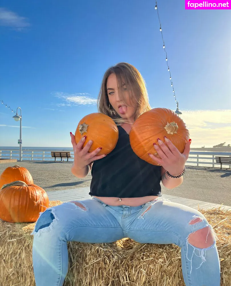 snowbunnygang420, snowbunnysara420 Nude Leaked OnlyFans Photo #04bIe8dbB3