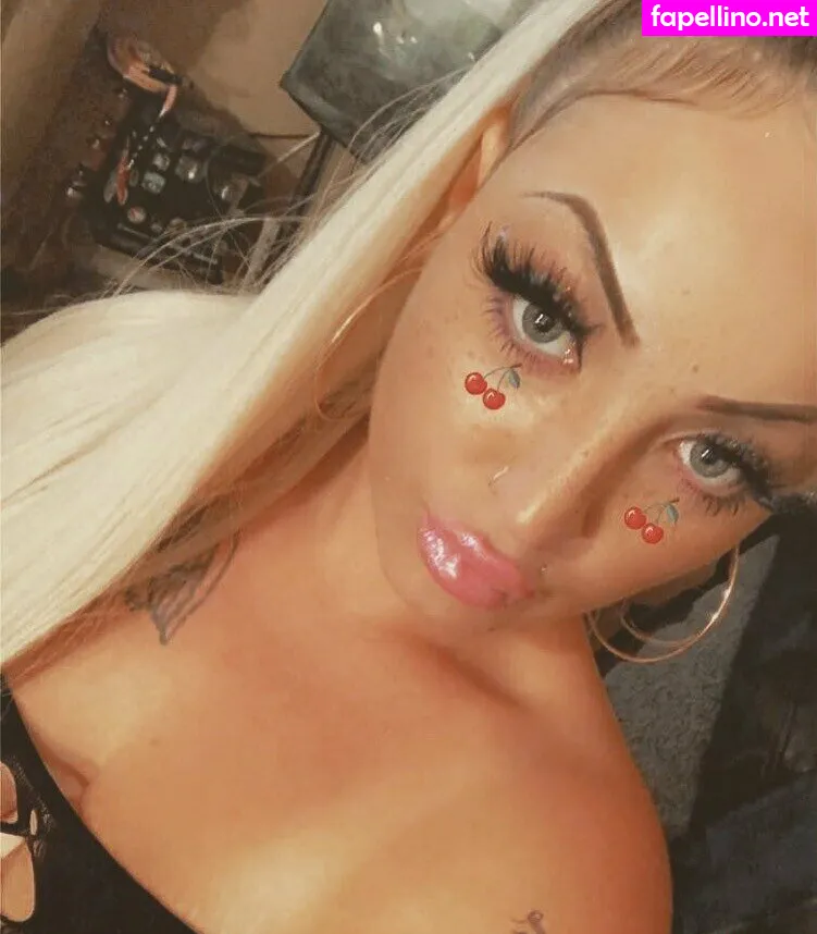 snowbunnygang420, snowbunnysara420 Nude Leaked OnlyFans Photo #PU1ofK87IP