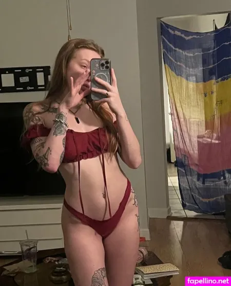 Snowbunnylo333 OnlyFans Thumbnail #YZdOc7UbvC