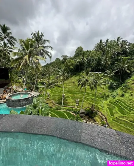 Snowbunnymiaa OnlyFans Thumbnail #VlkFRToclh