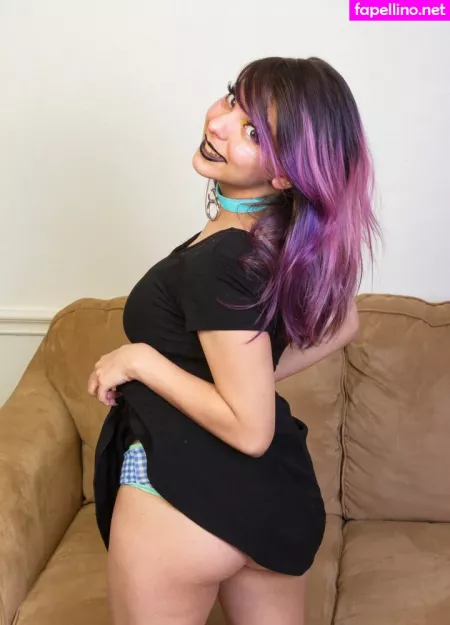 Snuggle Bug OnlyFans Thumbnail #JFWC0jKbbS