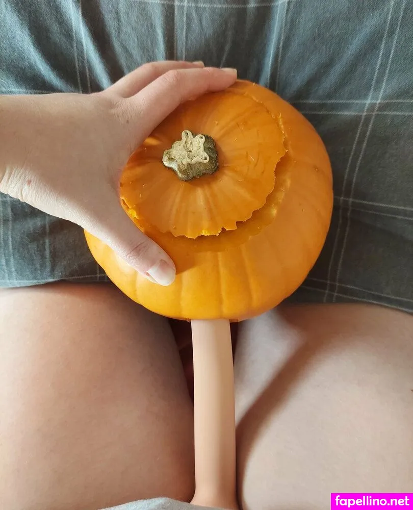 snuggle_asmr, snuggle_n_smut Nude Leaked OnlyFans Photo #KFrKPtPewC