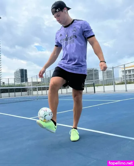 Soccerstudd OnlyFans Thumbnail #Y9nQb0rrNN