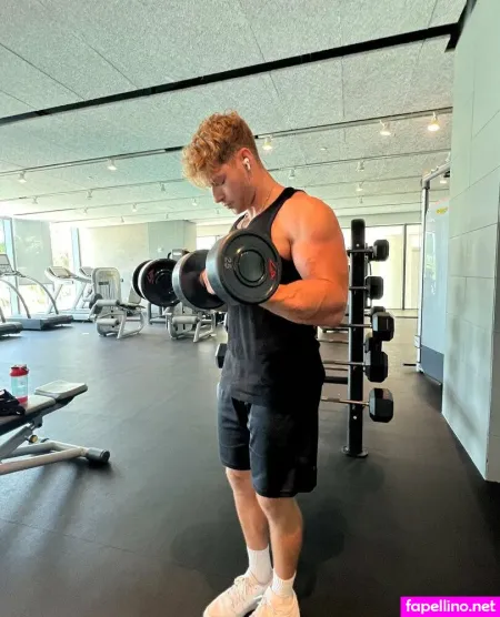 Soccerstudd OnlyFans Thumbnail #m6m9XTfoUz