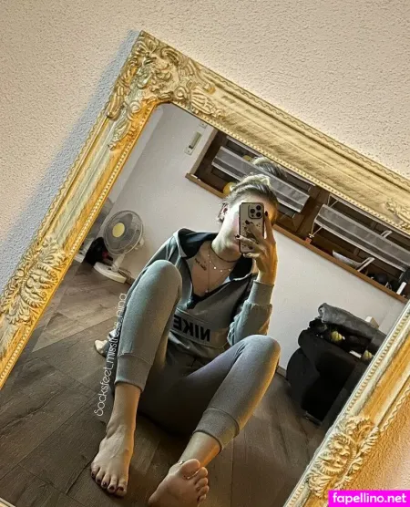 Socksfeet Mistress Nina OnlyFans Thumbnail #3SFuaEBdQa