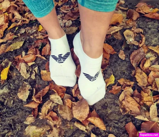 Socksqueenforyou OnlyFans Thumbnail #4w5hvY45Y0