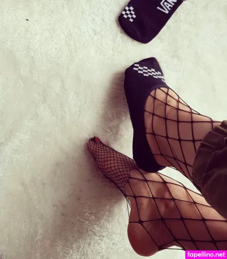 Socksqueenforyou OnlyFans Thumbnail #AYnz702tJr
