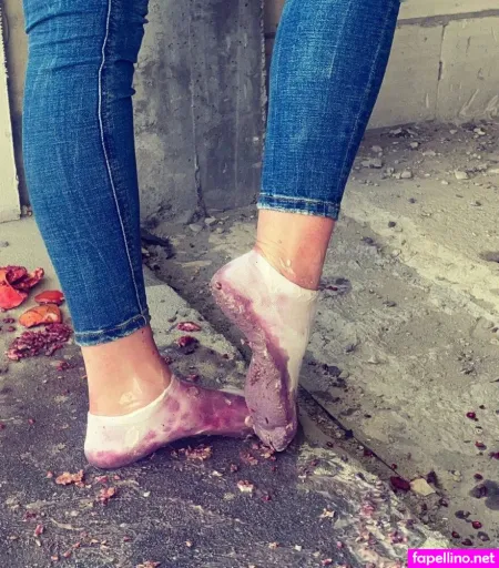 Socksqueenforyou OnlyFans Thumbnail #HHkd9Xf1JP