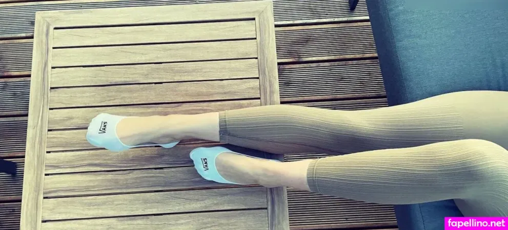 Socksqueenforyou OnlyFans Thumbnail #K8KjVBDfwr