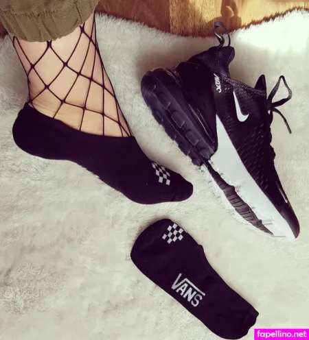 Socksqueenforyou OnlyFans Thumbnail #QinUoBCQU8
