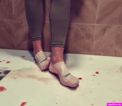 Socksqueenforyou OnlyFans Thumbnail #S4ZozBMCbc
