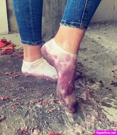 Socksqueenforyou OnlyFans Thumbnail #eGoOBp1Up3