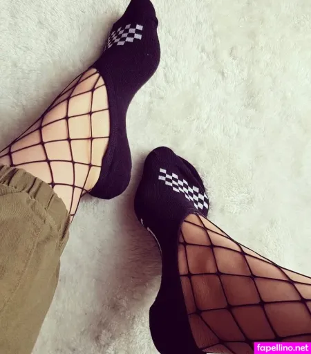 Socksqueenforyou OnlyFans Thumbnail #sW1wBag3Rs