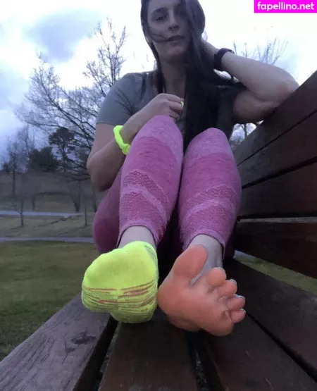 Socksyfeetbae OnlyFans Thumbnail #AxAhWPzal3