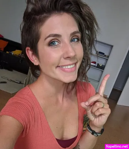 Soe Gschwind OnlyFans Thumbnail #8aFLi33mpJ