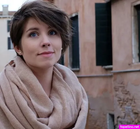 Soe Gschwind OnlyFans Thumbnail #EHF1PBEbaV