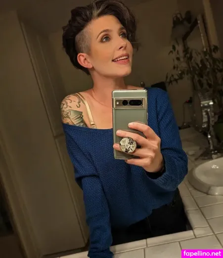 Soe Gschwind OnlyFans Thumbnail #H8pfw3N4GF